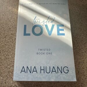 Twisted Love Book - Ana huamg